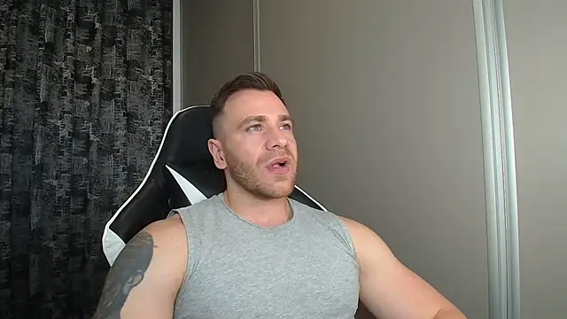 Snapshot of Thori92 chatting on May 9, 4:56 pm Thori92 online show from May 9, 4:56 pm