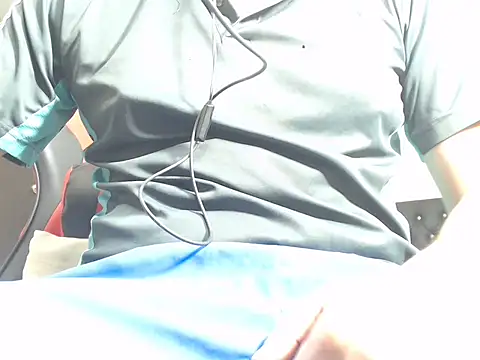 Snapshot of jeancarloscum12 chatting on February 11, 11:43 pm jeancarloscum12 online show from February 11, 11:43 pm