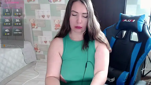 Snapshot of Korolek12 chatting on July 6, 3:03 pm Korolek12 online show from July 6, 3:03 pm