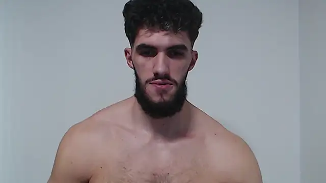 Snapshot of hiddenf chatting on February 5, 8:46 pm hiddenf online show from February 5, 8:46 pm