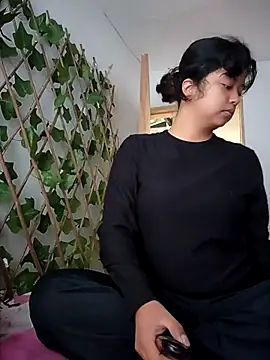 Peach Girll online show from March 20, 5:15 pm