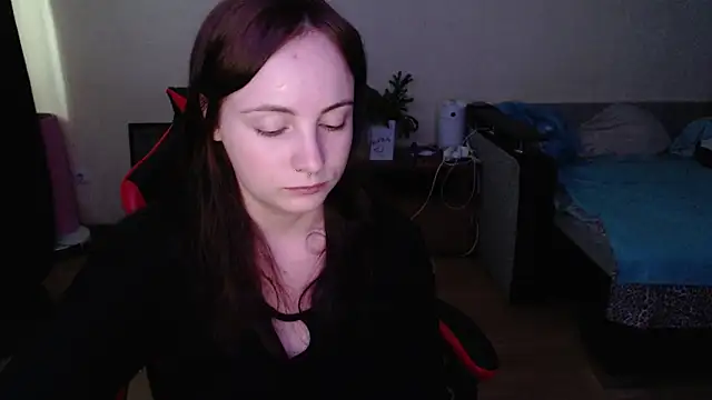 Snapshot of Laralianna chatting on June 18, 9:36 am Laralianna online show from June 18, 9:36 am