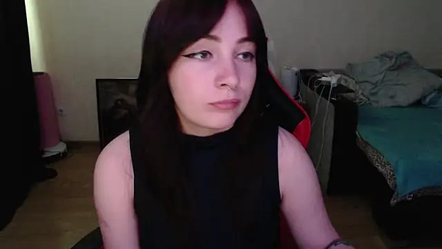 Snapshot of Laralianna chatting on July 1, 6:04 am Laralianna online show from July 1, 6:04 am