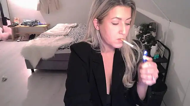 TessToy online show from December 9, 6:25 pm