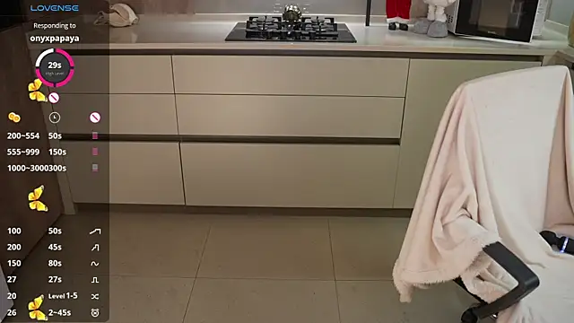 Snapshot of Vassiilisa chatting on December 13, 6:38 pm Vassiilisa online show from December 13, 6:38 pm