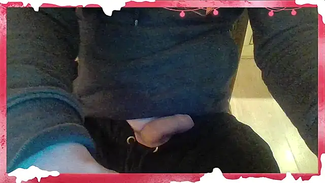 Snapshot of Remstr chatting on December 26, 10:31 pm Remstr online show from December 26, 10:31 pm