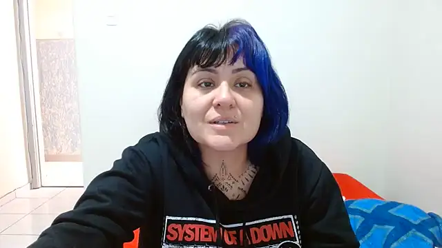 Snapshot of vaholiver chatting on June 21, 3:58 pm vaholiver online show from June 21, 3:58 pm