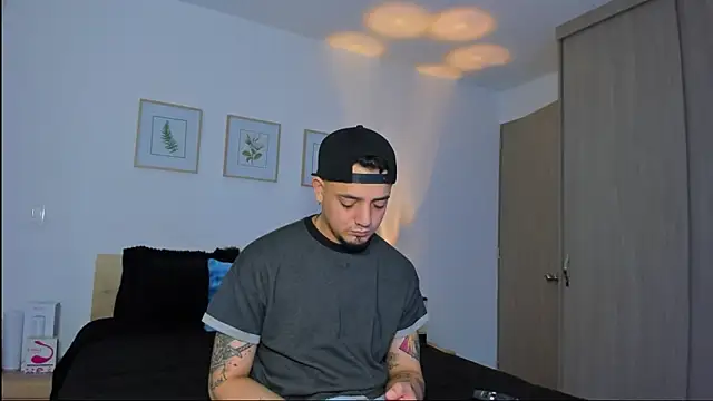 alejandro calderon1 online show from December 18, 5:02 am