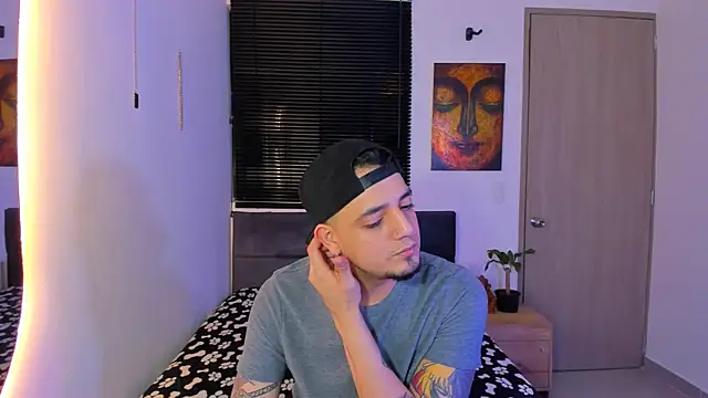 alejandro calderon1 online show from March 23, 6:17 am