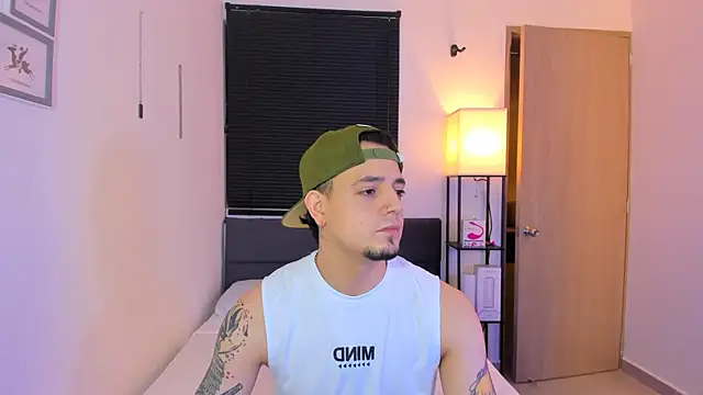 alejandro calderon1 online show from April 23, 6:58 am