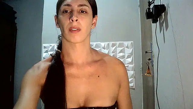 Snapshot of AlexiaDuucan chatting on April 29, 2:48 am AlexiaDuucan online show from April 29, 2:48 am