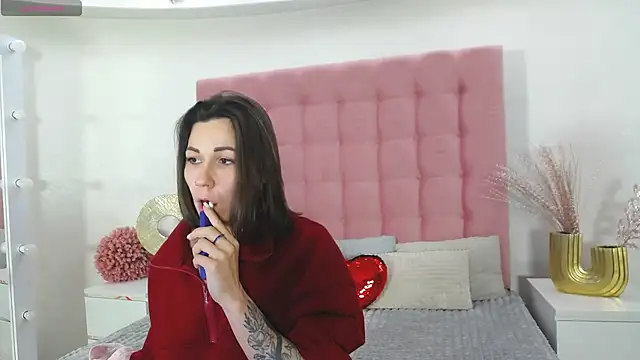 Edenne online show from February 17, 12:05 pm