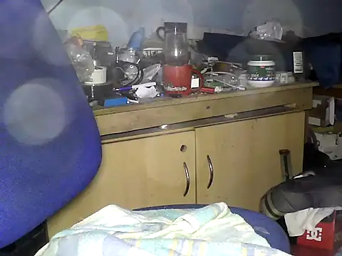 Snapshot of SkaterHun chatting on September 10, 8:36 am SkaterHun online show from September 10, 8:36 am