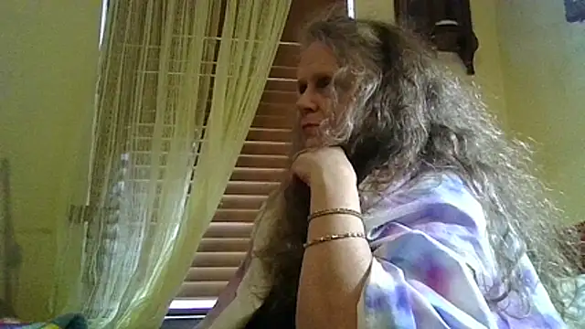 Snapshot of DestineeLoverGirl chatting on June 18, 1:59 pm DestineeLoverGirl online show from June 18, 1:59 pm