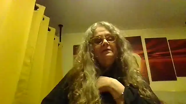 Snapshot of DestineeLoverGirl chatting on June 19, 9:57 am DestineeLoverGirl online show from June 19, 9:57 am