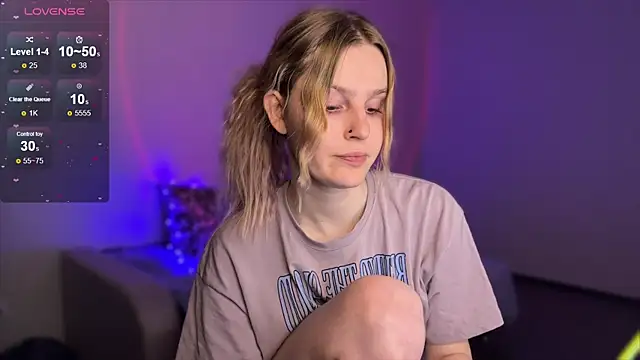 Chanel Gill online show from February 7, 9:37 pm