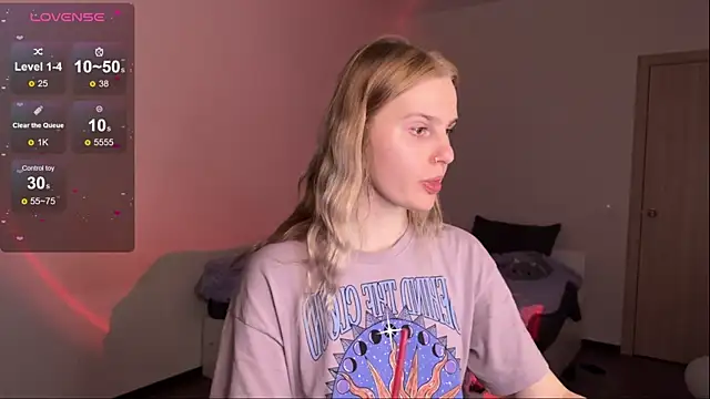 Chanel Gill online show from March 22, 4:04 pm