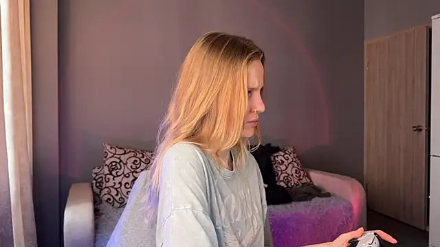 Chanel Gill online show from September 18, 6:37 am