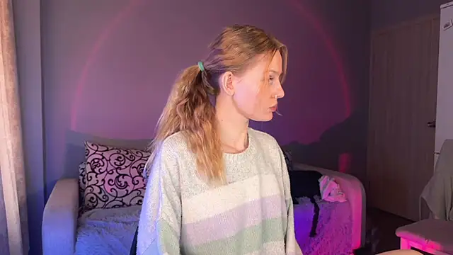 Chanel Gill online show from September 29, 6:51 am