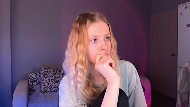 Chanel Gill online show from September 30, 8:19 am