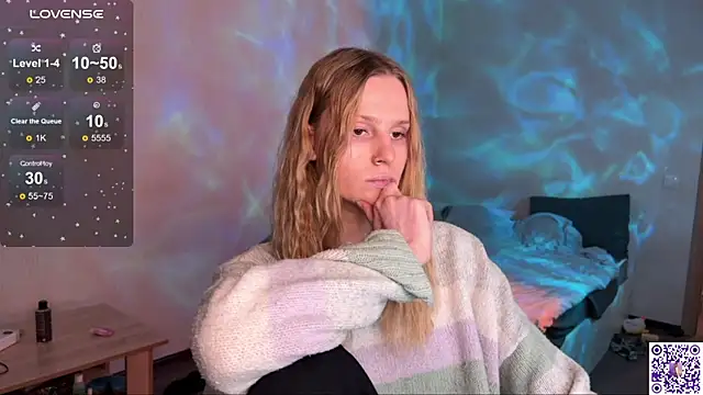 Chanel Gill online show from October 2, 7:54 pm