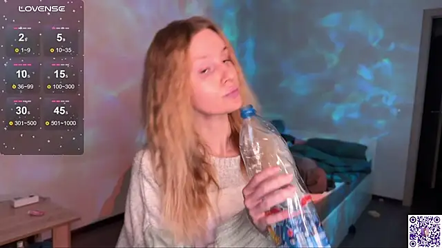 Chanel Gill online show from October 3, 8:39 pm