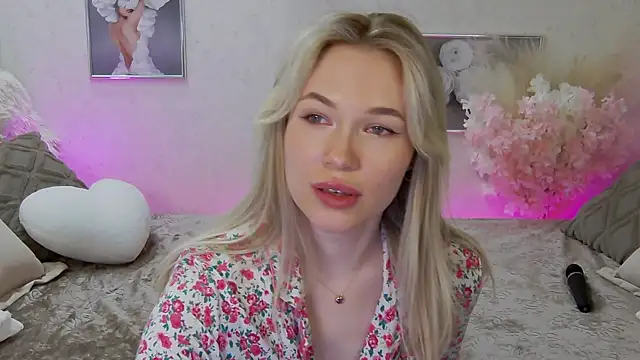 Snapshot of Veronika_Mitchel chatting on March 17, 1:46 am Veronika Mitchel online show from March 17, 1:46 am