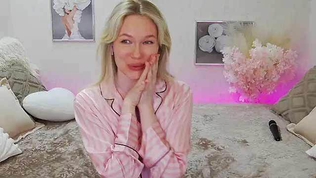 Snapshot of Veronika_Mitchel chatting on March 21, 12:29 am Veronika Mitchel online show from March 21, 12:29 am