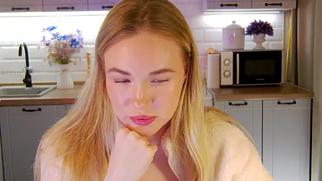 Snapshot of Veronika_Mitchel chatting on September 30, 5:40 pm Veronika Mitchel online show from September 30, 5:40 pm