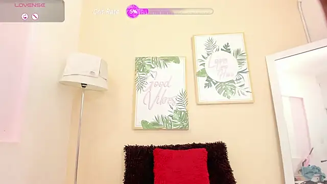 Snapshot of pameela_brown chatting on January 28, 8:15 pm pameela brown online show from January 28, 8:15 pm