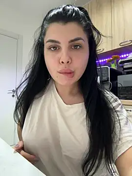 Snapshot of Scarlett-Dream chatting on April 2, 5:49 am Scarlett-Dream online show from April 2, 5:49 am