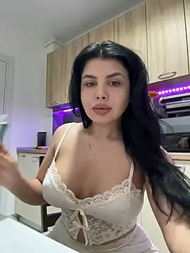 Snapshot of Scarlett-Dream chatting on April 3, 5:16 am Scarlett-Dream online show from April 3, 5:16 am