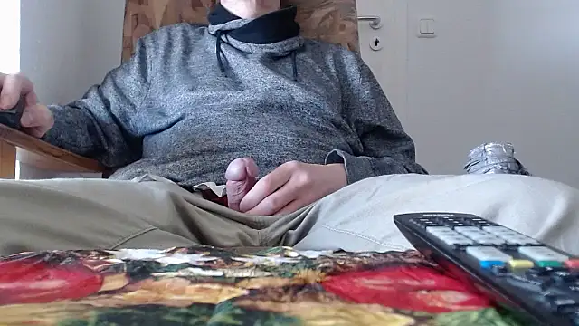 Snapshot of Cordt27 chatting on April 28, 4:12 pm Cordt27 online show from April 28, 4:12 pm