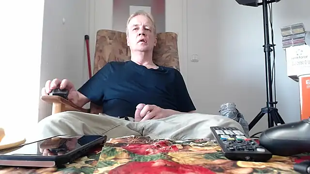 Snapshot of Cordt27 chatting on May 24, 6:02 pm Cordt27 online show from May 24, 6:02 pm