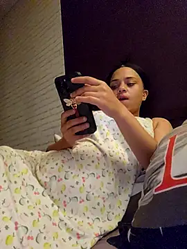 Snapshot of RuggyRackz chatting on November 5, 4:12 am RuggyRackz online show from November 5, 4:12 am