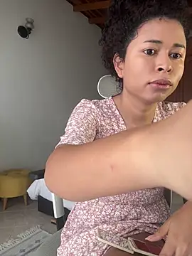 GabriSaenz online show from April 7, 1:44 pm