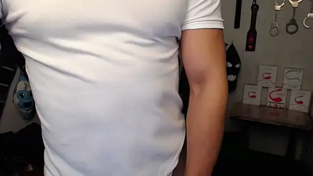 Snapshot of bayronfit chatting on March 2, 2:24 pm bayronfit online show from March 2, 2:24 pm