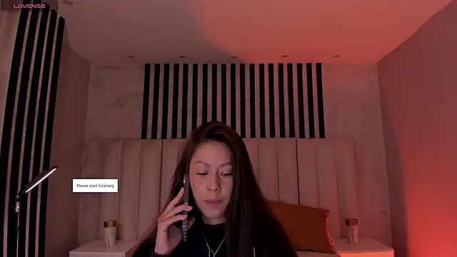 Snapshot of ErikaBenz_ chatting on May 25, 12:33 pm ErikaBenz online show from May 25, 12:33 pm