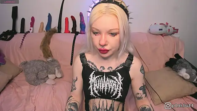 Snapshot of HelenGoat chatting on May 1, 2:16 am HelenGoat online show from May 1, 2:16 am