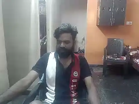 Snapshot of Indiaguy4u chatting on December 8, 3:13 pm Indiaguy4u online show from December 8, 3:13 pm