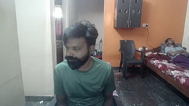 Snapshot of Indiaguy4u chatting on December 13, 9:24 am Indiaguy4u online show from December 13, 9:24 am