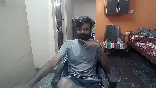 Snapshot of Indiaguy4u chatting on December 24, 9:06 am Indiaguy4u online show from December 24, 9:06 am