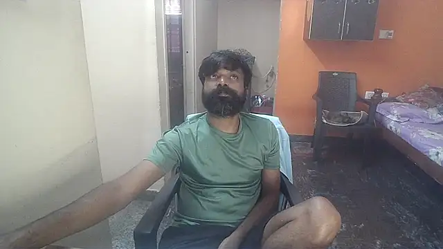 Snapshot of Indiaguy4u chatting on January 6, 6:03 am Indiaguy4u online show from January 6, 6:03 am