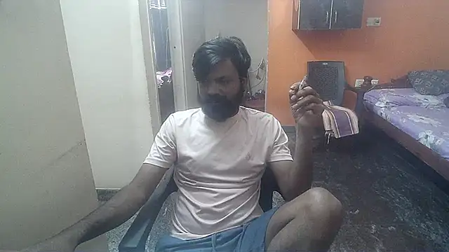 Snapshot of Indiaguy4u chatting on January 13, 6:06 am Indiaguy4u online show from January 13, 6:06 am