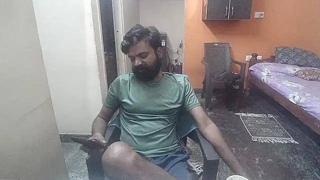 Snapshot of Indiaguy4u chatting on January 18, 1:29 pm Indiaguy4u online show from January 18, 1:29 pm