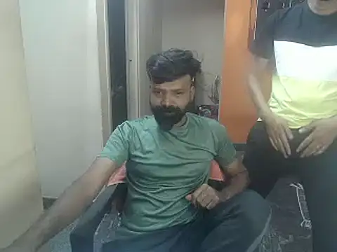 Snapshot of Indiaguy4u chatting on February 8, 2:27 pm Indiaguy4u online show from February 8, 2:27 pm