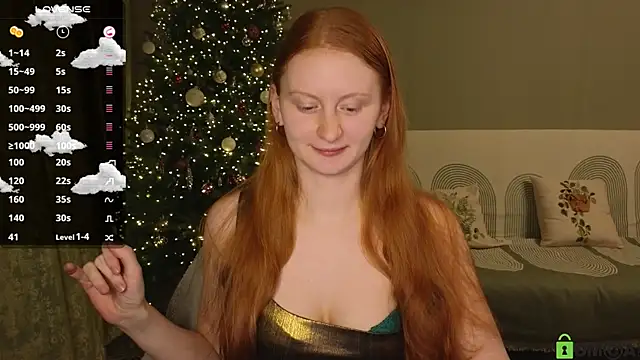 Snapshot of astoria_ross_ chatting on December 21, 3:09 pm astoria ross online show from December 21, 3:09 pm