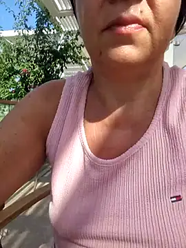 Snapshot of Lissabeta chatting on July 9, 6:17 am Lissabeta online show from July 9, 6:17 am