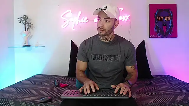 Snapshot of SophieFoxx17 chatting on February 2, 11:53 am SophieFoxx17 online show from February 2, 11:53 am