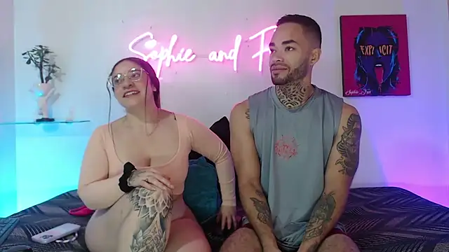 Snapshot of SophieFoxx17 chatting on February 5, 1:16 pm SophieFoxx17 online show from February 5, 1:16 pm